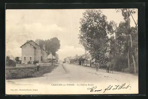 AK Laroche-sur-Yonne, La Grande Route, Strassenpartie
