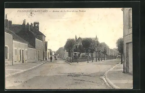 AK Villeneuve-la-Guyard, Avenue de la Gare et rue Pasteur