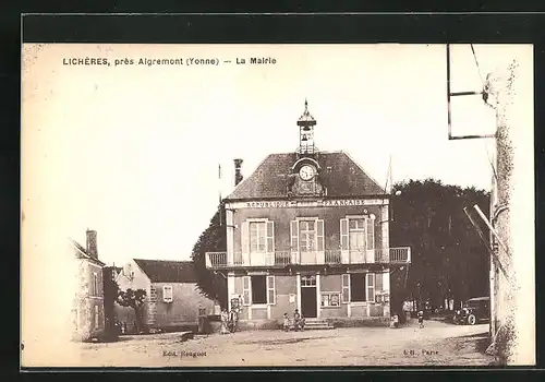 AK Lichéres, vue et la Mairie