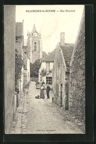 AK Villeneuve-la-Guyard, la Rue Housset