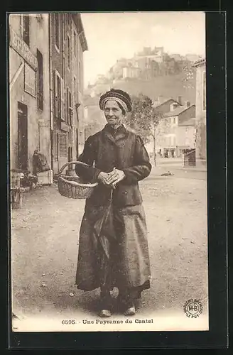 AK Auvergne, Une Paysanne du Cantal