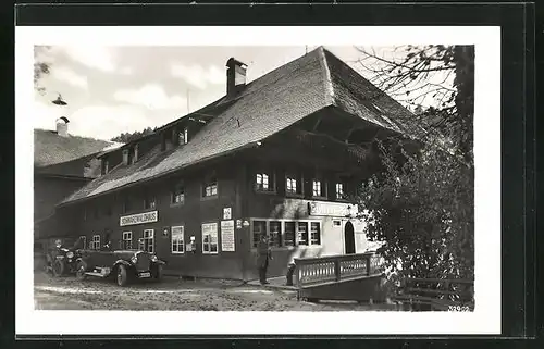 AK Todtmoos, Hotel und Pension Schwarzwaldhaus, davor parkende Automobile