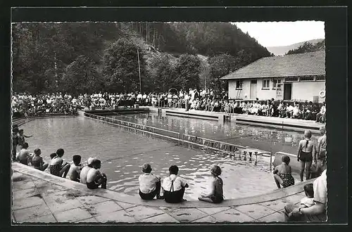 AK Todtmoos, Schwimmbad mit Badegästen