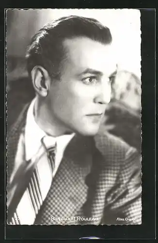 AK Schauspieler Raymond Rouleau in karierter Jacke mit Krawatte