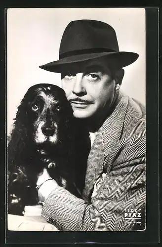 AK Schauspieler Fernand Gravey mit seinem Hund