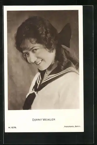 AK Schauspielerin Dorrit Weixler im Kostüm einer Filmrolle