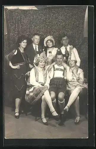 AK Faschingsfest mit kostümierten Gästen im Hofbräuhaus