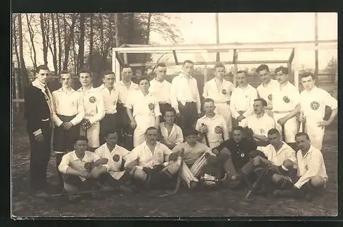 Foto-AK Mannschaftsfoto eines Herren Feldhockey-Teams