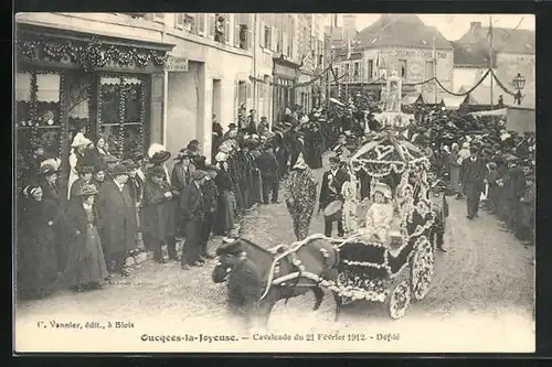 AK Oucquees-la-Joyeuse, Cavalcade 1912, Défilé