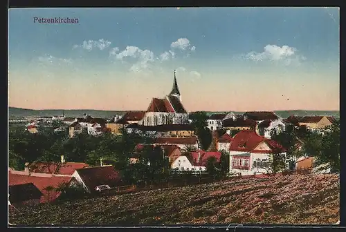 AK Petzenkirchen, Ortsansicht von einem Acker aus