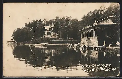 AK Krumpendorf am Wörthersee, Gaststätte Seerestaurant und Villa, vom See aus gesehen