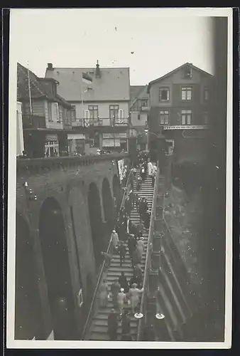 AK Helgoland, Treppe mit Geschäften