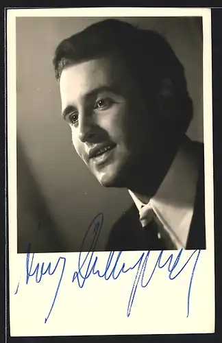 AK Opernsänger Adolf Dallapozza im Anzug, mit original Autograph