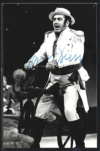 AK Opernsänger Hans Beirer in Der Zigeunerbaron, mit original Autograph