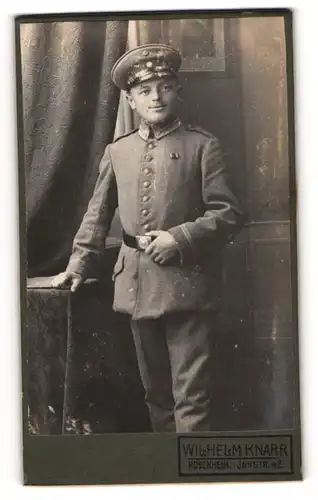 Fotografie Wilhelm Knarr, Rosenheim a. Inn, bayrischer Uffz. in Uniform mit Schirmmütze