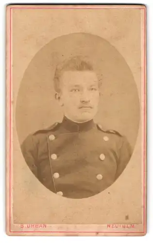 Fotografie B. Urban, Neu-Ulm, junger Soldat in Uniform