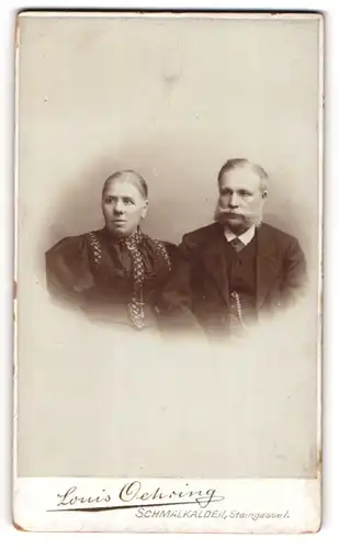 Fotografie Louis Oehring, Schmalkalden, Portrait Frau und Herr Ochings mit Backenbart