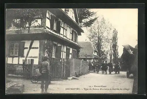 AK Diefmatten, Type de Maison alsacienne à l`entrée du village