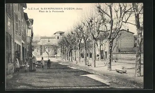 AK St-Symphorien D`ozon, Place de la Promenade