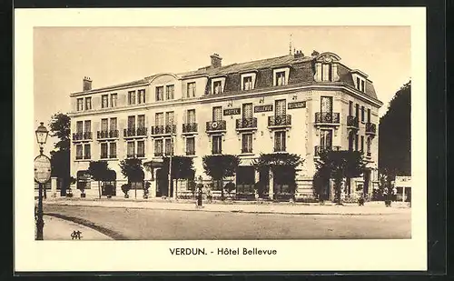 AK Verdun, Hotel Bellevue et Avenue de Douaumont