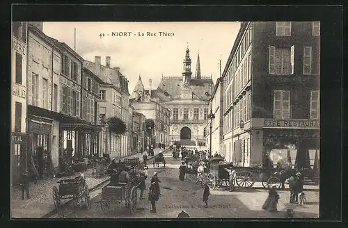 AK Niort, La Rue Thiers, Strassenpartie