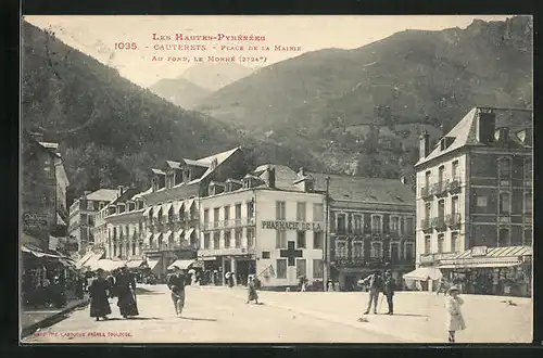 AK Cauterets, Place de la Mairie et Pharmacie