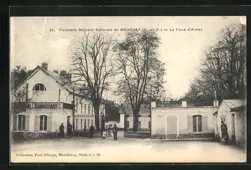 AK Bouchet, Poudrerie Militaire Nationale, la Place d'Armes