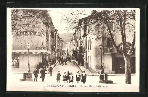 AK Clermont-L`Herault, Rue Nationale, Strassenpartie