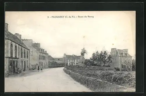 AK Plouaret, Route du Bourg, Strassenpartie