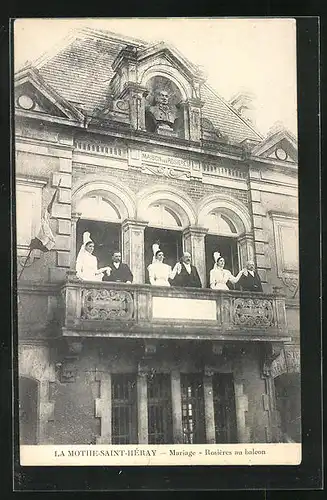 AK La Mothe-Saint-Hèray, Mariage, Rosières au balcon