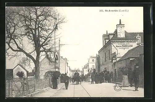 AK Saint-Avertin, Strassenpartie mit Restaurant de Famille