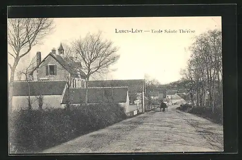 AK Lurcy-Lévy, Ecole Saint Thérèse, Strassenpartie