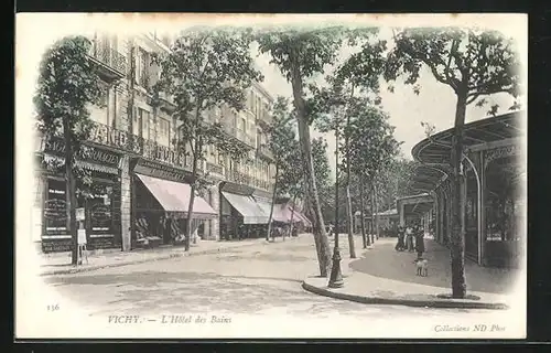 AK Vichy, L`Hôtel des Bains, Strassenpartie