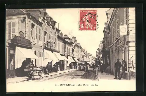 AK Montargis, Rue Dorèe, Strassenpartie