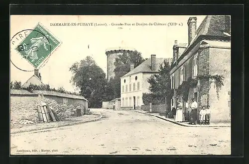 AK Dammarie-en-Puisaye, Grande-Rue et Donjon du Chateau
