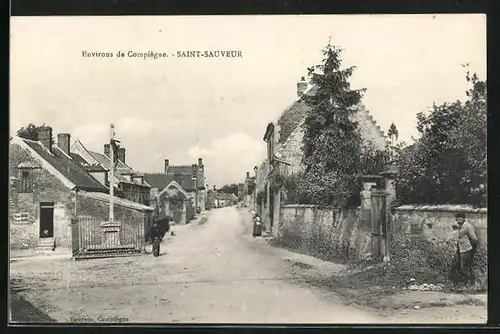 AK Saint-Sauveur, Strassenpartie mit Ortsleben