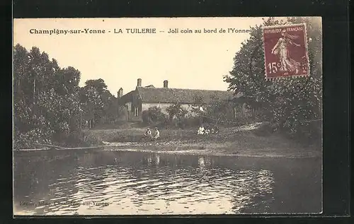 AK Champigny-sur-Yonne, La Tuilerie, Joli coin au bord de l'Yonne