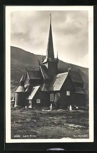 AK Lom, Kirke