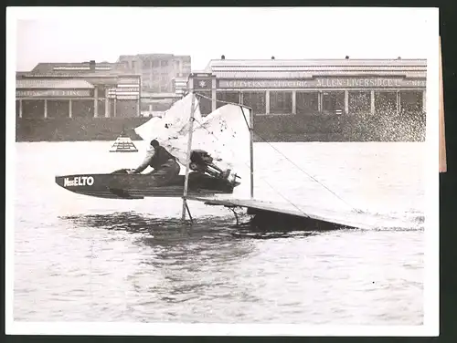 Fotografie Brit. Amateur-Motorboot-Meisterschaften auf Welsh Harp See bei Hendon, Chick Myers in seinem Hydroplan