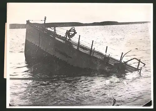 Fotografie Versuchsweise vor Block Island versenktes U-Boot S 4 der der US Navy