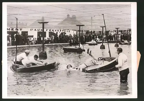 Fotografie Wasserpolo auf Motorbooten in England