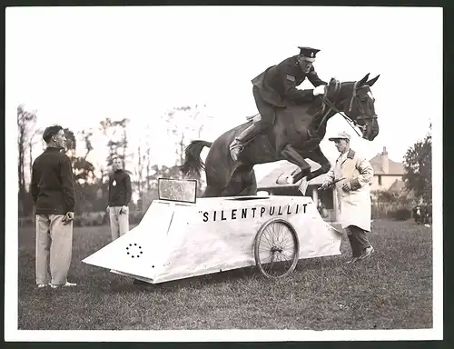 Fotografie Kanadische Mounted Police probt für die London Intern. Horse Show, Silent Pullit