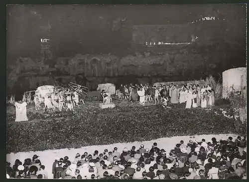 Fotografie Aufführung der Tragödie Romolo im Forum Romanum