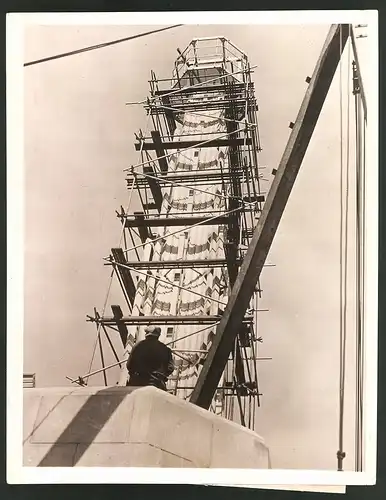 Fotografie Ansicht Chicago, Lindbergh Beacon auf dem Palmolive Building in Chicago, Grossformat 20 x 25cm