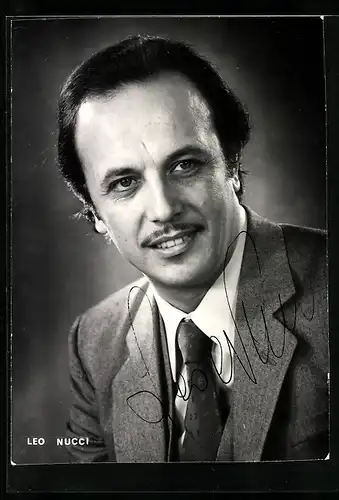 AK Opernsänger Leo Nucci mit Oberlippenbart, Autograph
