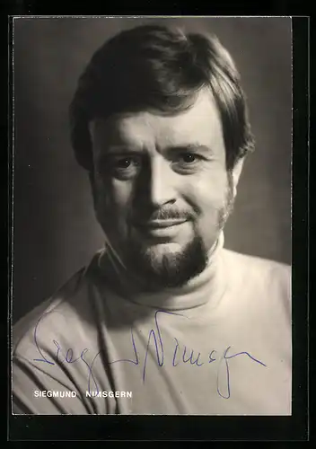 AK Opernsänger Siegmund Nimsgern im Rollkragenpullover, Autograph