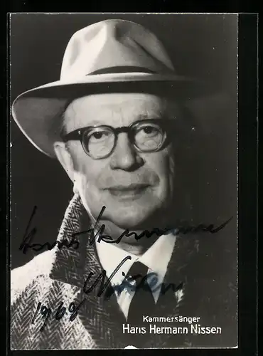 AK Opernsänger Hans Hermann Nissen mit Brille, Autograph
