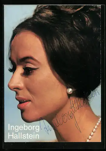 AK Musikerin Ingeborg Hallstein mit Perlenkette