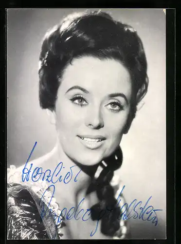 AK Opernsängerin Ingeborg Hallstein mit Locken, Autograph