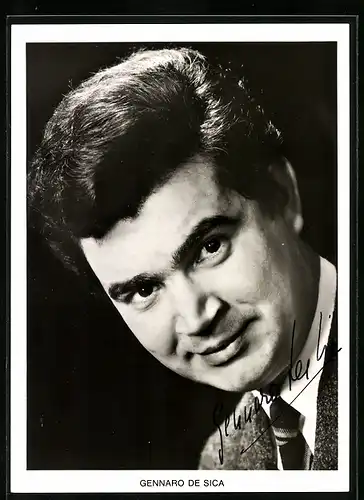 AK Opernsänger Gennaro de Sica im Anzug mit Krawatte, Autograph